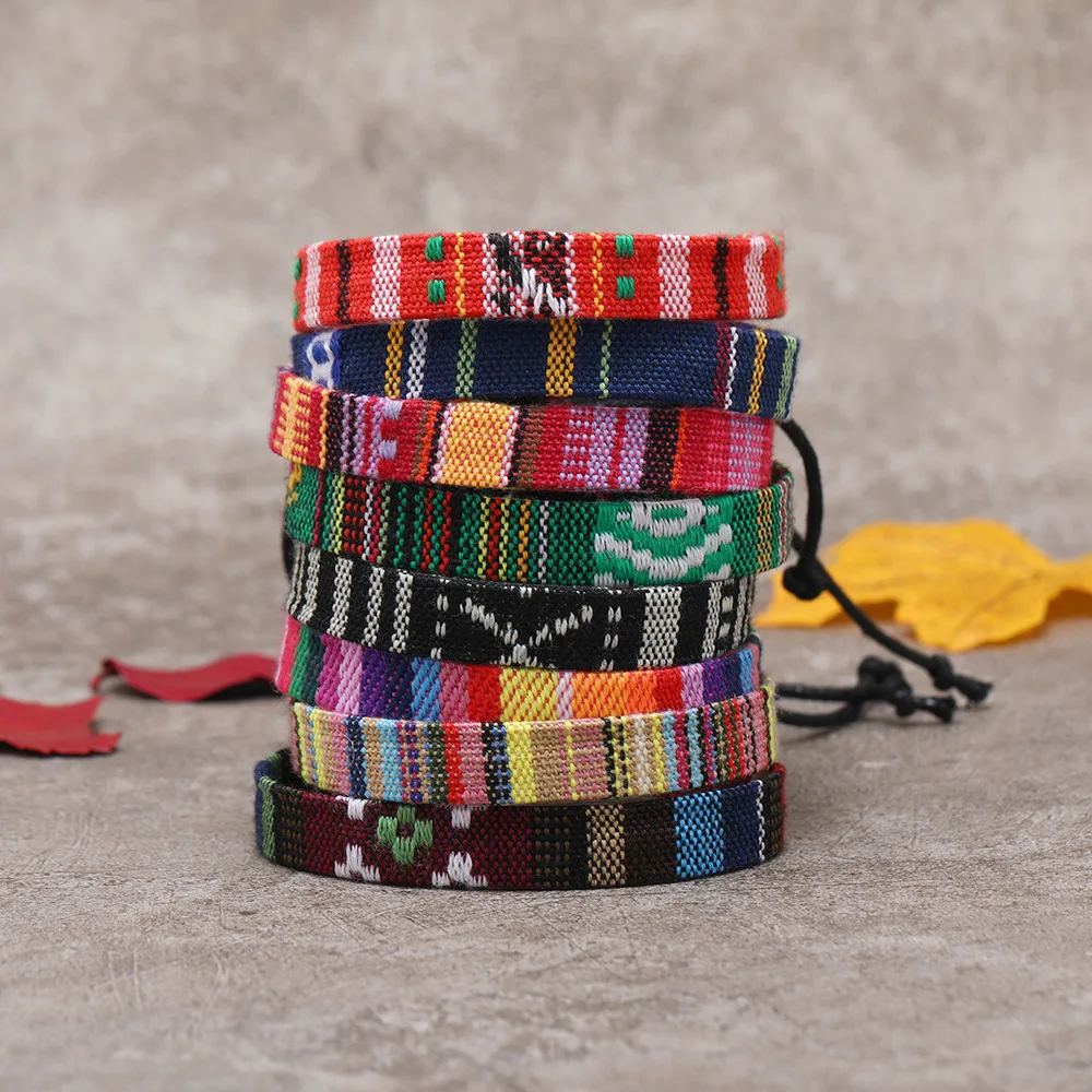 Men Accessories Nepal - Ensemble de bracelets colorés pour femmes